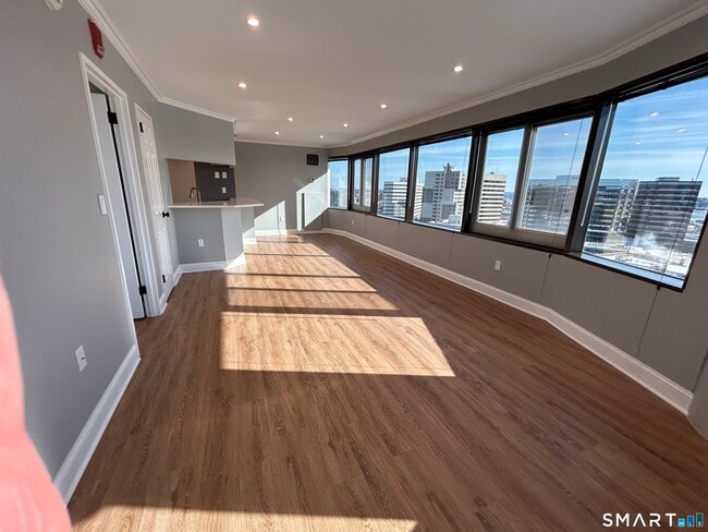 Building Photo - 127 Greyrock Pl