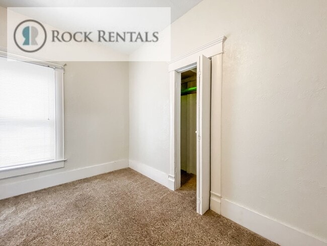 Building Photo - Cute 2 Bed 1 Bath House in Quiet Neighborhood