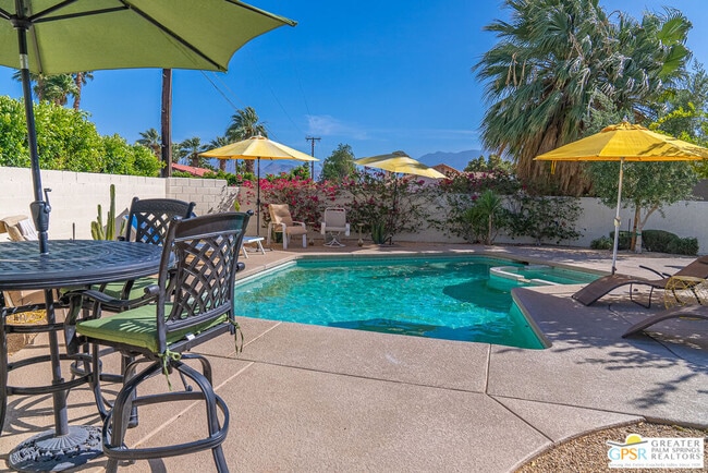 Building Photo - 2342 N San Gorgonio Rd