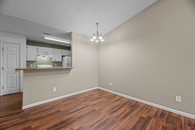 Building Photo - 123 Jerrett Ln