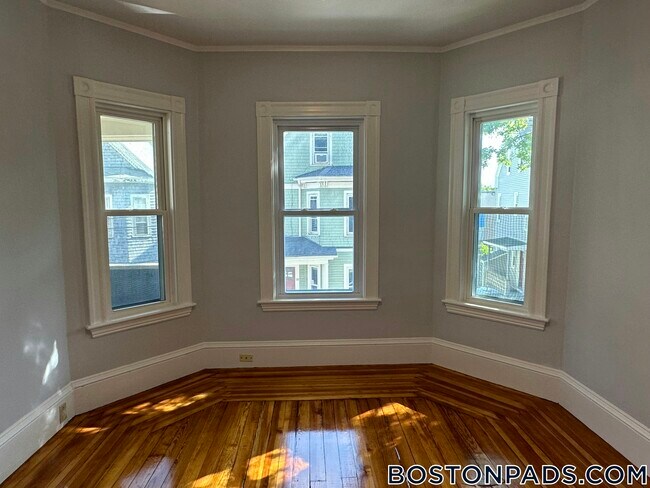 Building Photo - 57 Hawthorne St