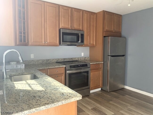 Building Photo - 700 Louis Ave