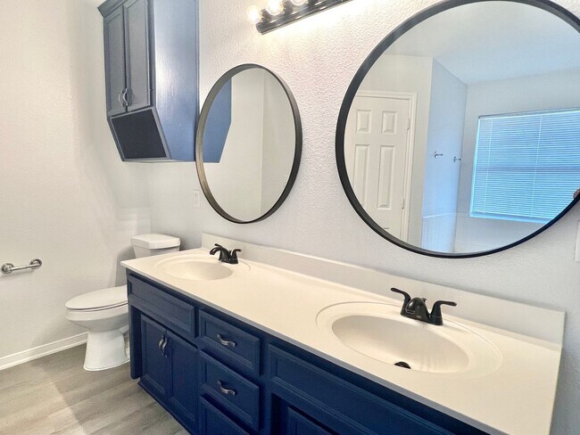 Building Photo - Updated 4 Bed Home in Killeen!