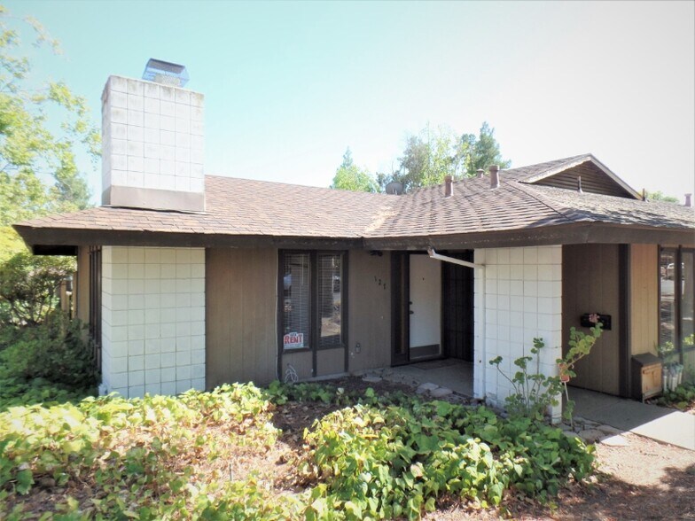 Primary Photo - 127 Shadow Mountain Ct