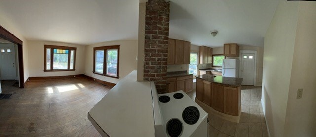 Building Photo - 15 Isham St