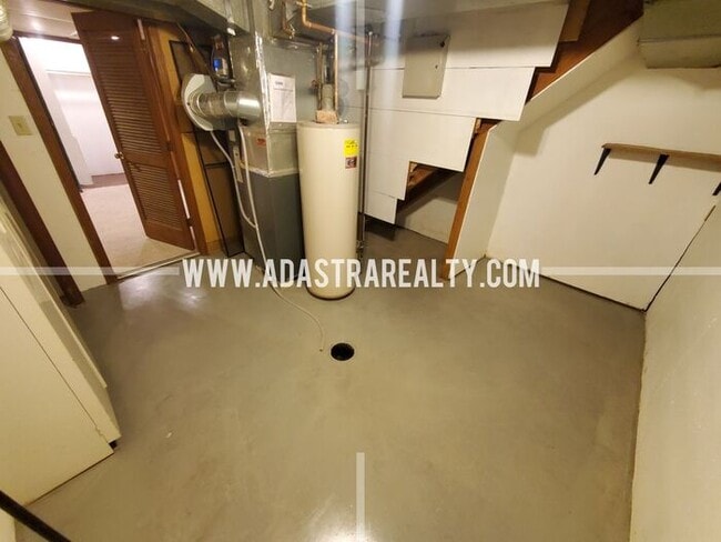 Building Photo - Very Nice Home in South KCMO-Available NOW!!