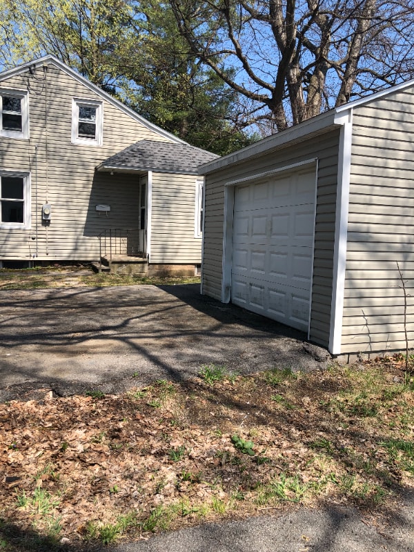 Building Photo - 206 Balsam St
