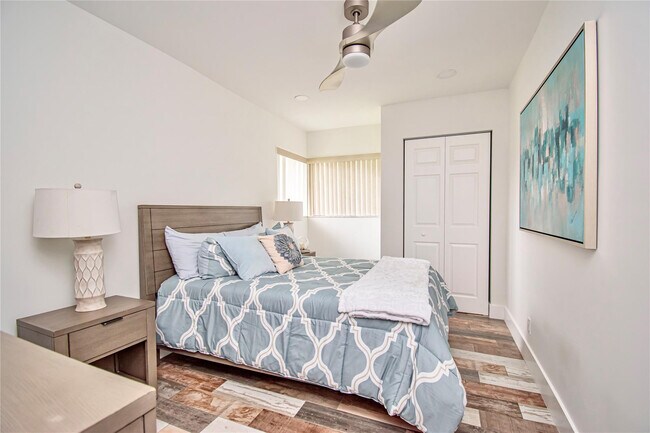 Building Photo - 6557 Country Wood Way