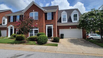Building Photo - 4 Bed, 3.5 Townhome in Five Forks is Available!