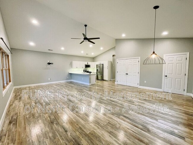 Building Photo - 125 Ashwood Rd