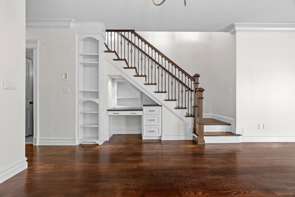 Building Photo - 161 Tudor St