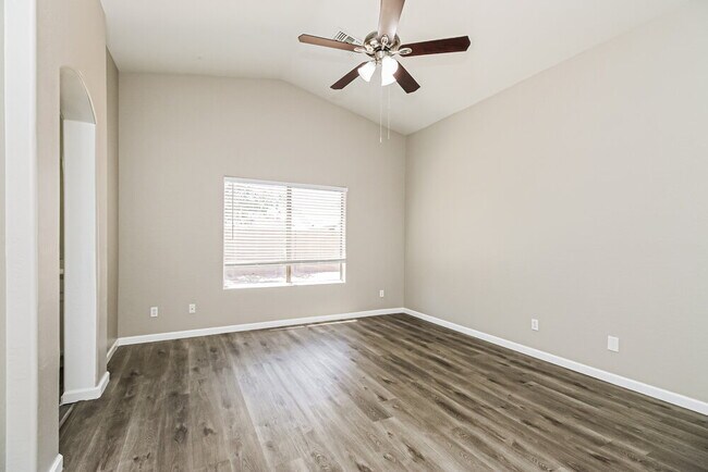 Building Photo - 2725 E Carol Ave