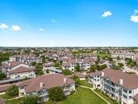 Building Photo - Republic Park Vista