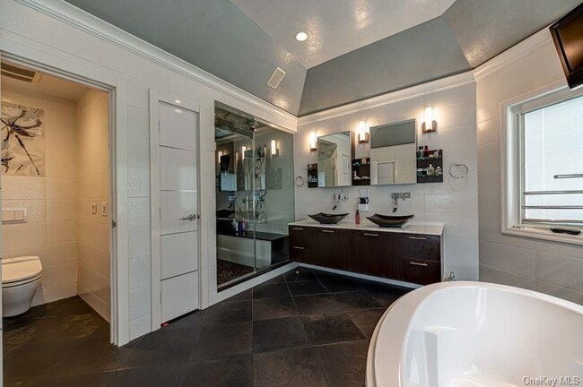 Building Photo - 37 Crescent Cove Cir
