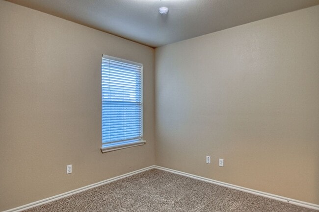 Building Photo - Beautiful Home in Central Norman!
