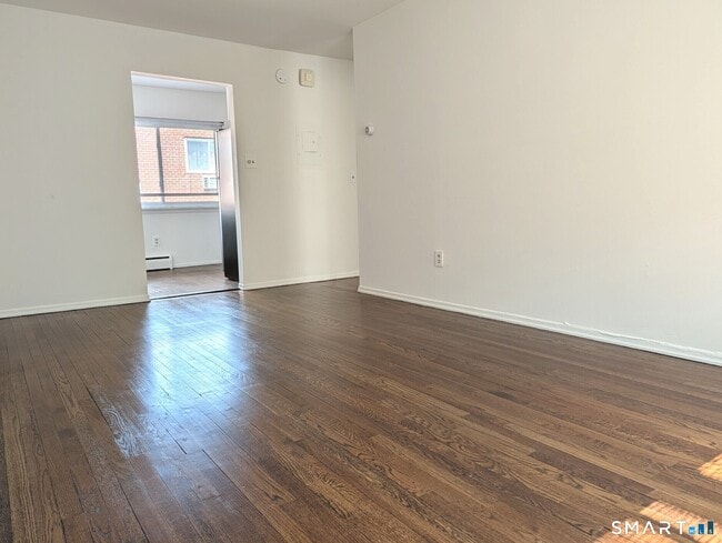 Building Photo - 18 Prospect St