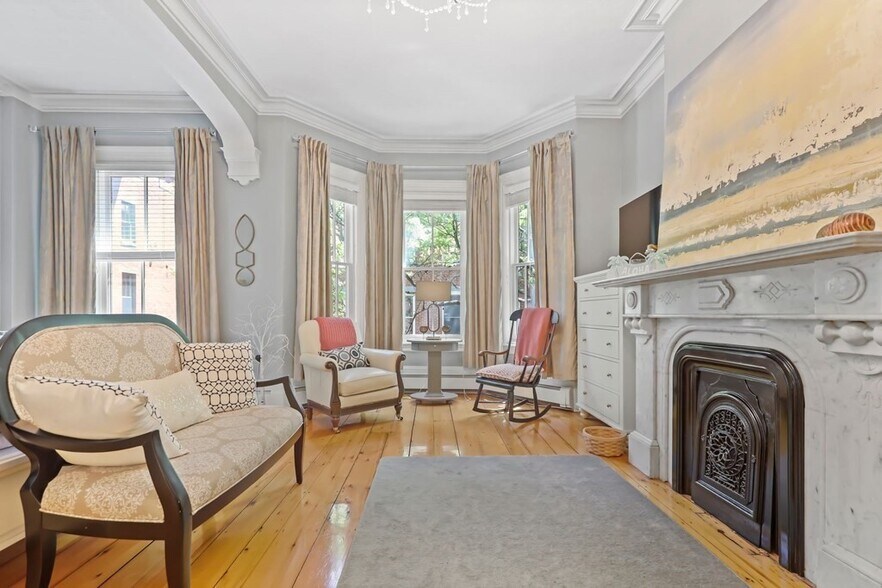 Building Photo - 12 Auburn St