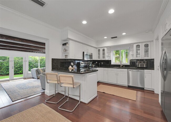 Building Photo - 6134 SW 28th St