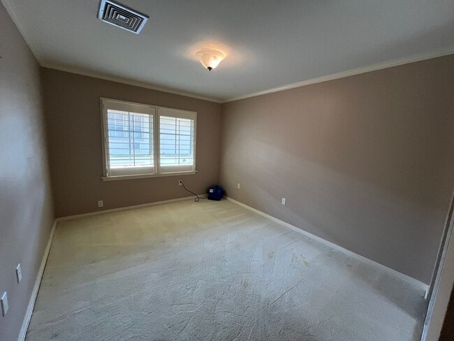 Building Photo - Hampton Court (Mililani Mauka) - Must see!!  3 bedrooms, central A/C, large 1745 sf, 2 story