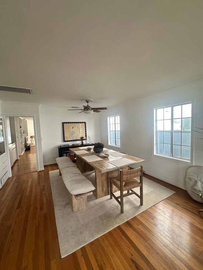 Building Photo - Lovely Home in the Kentwood area of Westchester