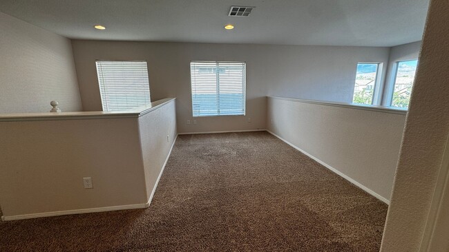 Building Photo - Charming # bedroom 2.5 Baths home for rent