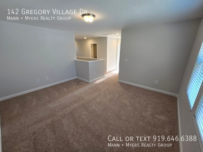 Building Photo - 142 Gregory Vlg Dr
