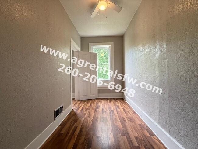 Building Photo - 310 W Dewald St
