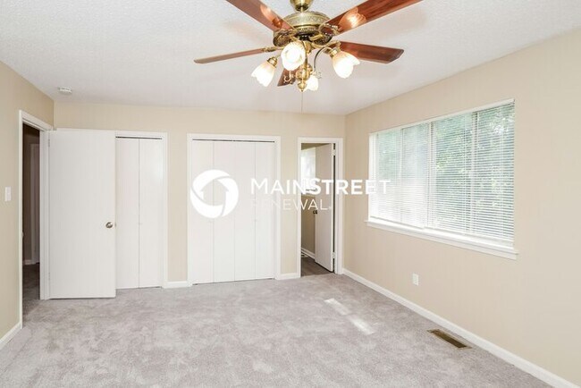 Building Photo - 3 Bedroom Pet-Friendly Home in Pleasant Gr...