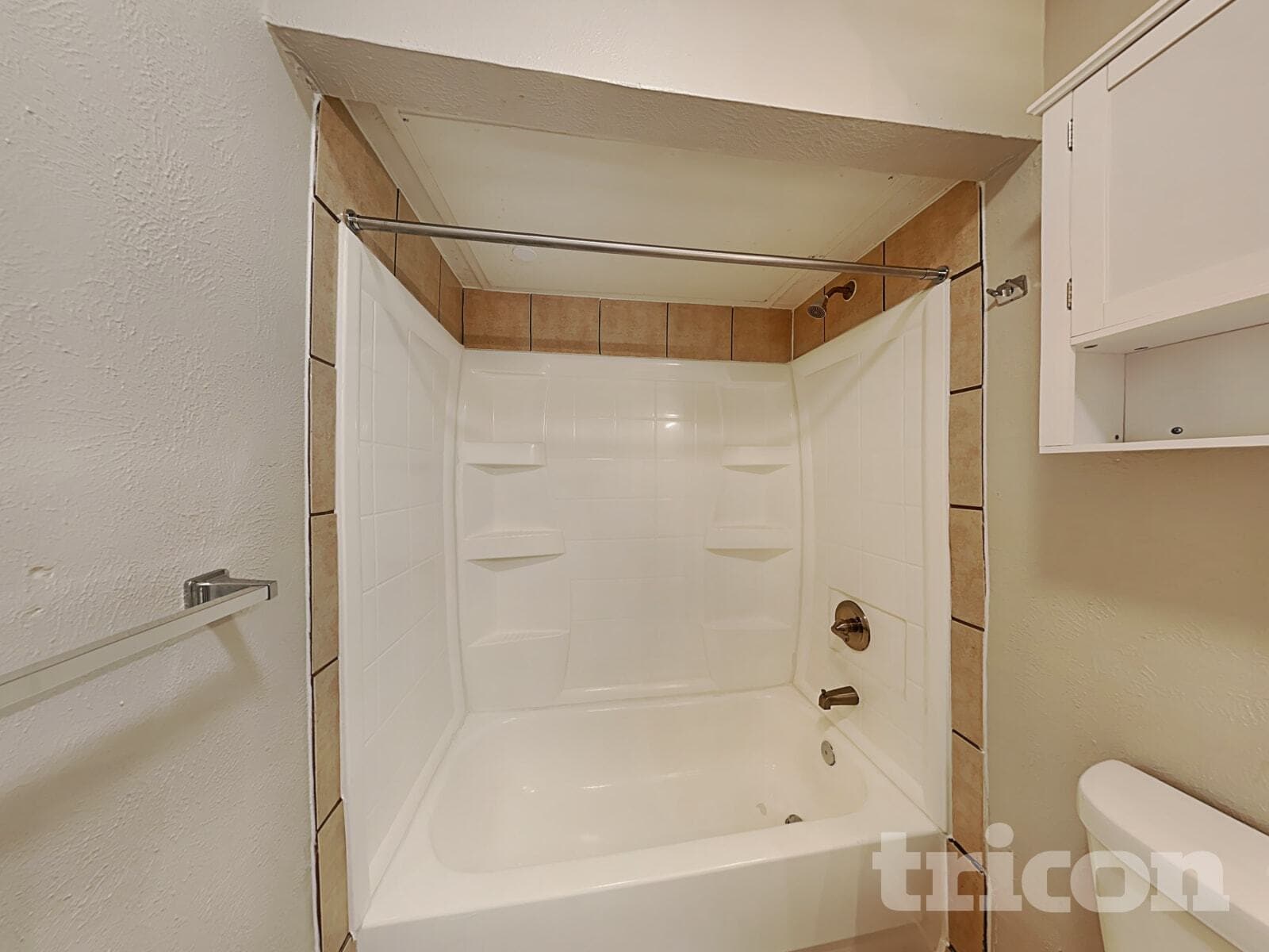 Building Photo - 7437 Sandhurst Ln E