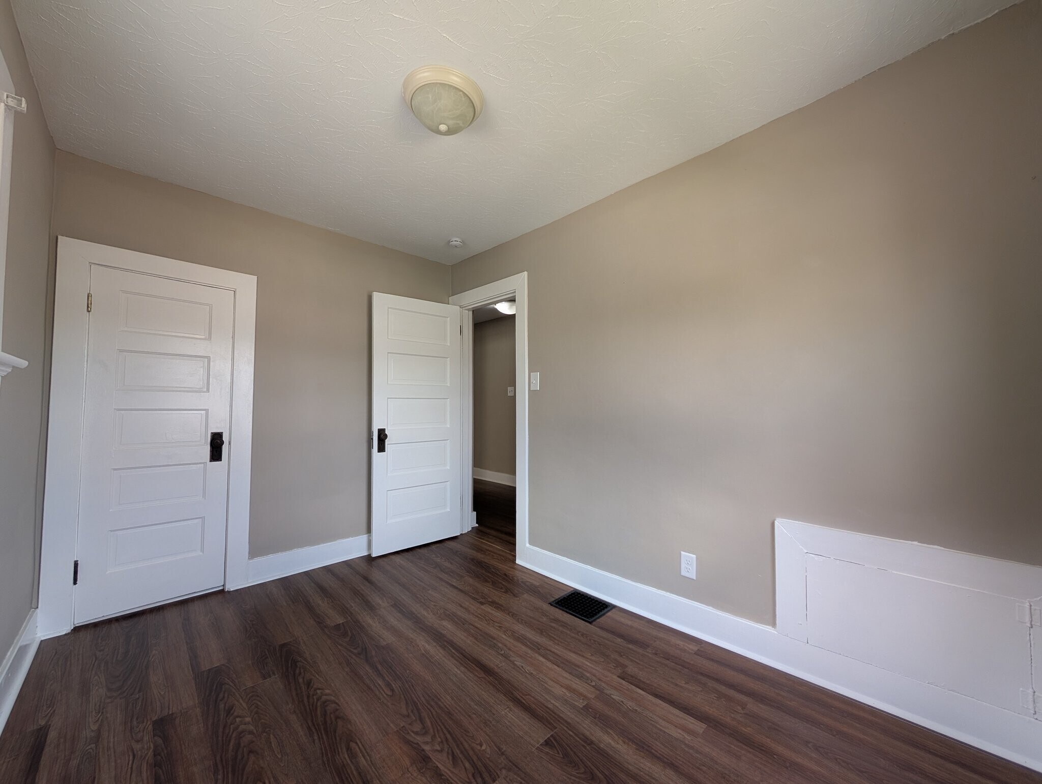 Building Photo - 706 Kolping Ave