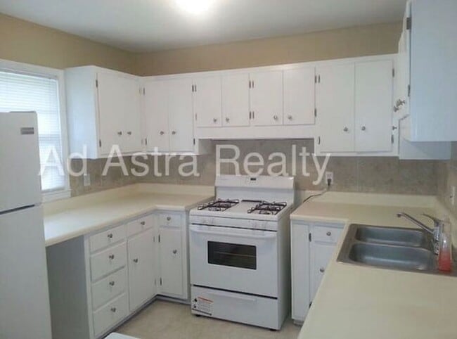 Building Photo - Cozy 3 Bed 1 Bath Home in Raytown-Coming SOON!