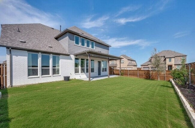 Building Photo - 16616 Sunnyland Dr