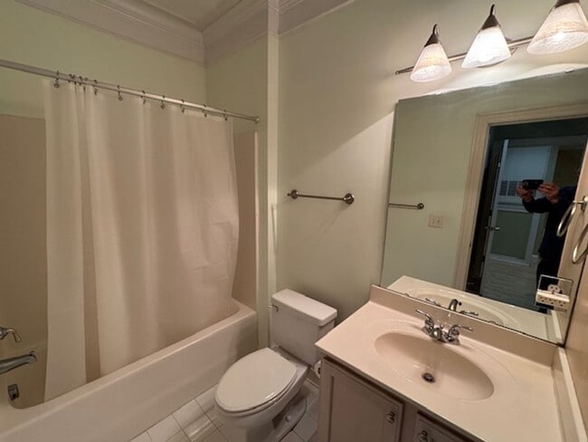 Building Photo - Atlantic Place Condo - Preleasing Opportun...