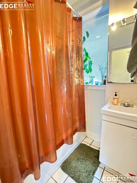 Building Photo - 15 Colborne Rd