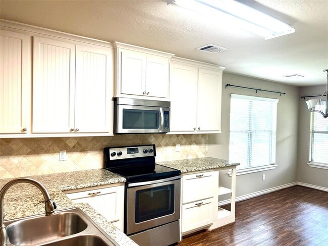 Building Photo - 14876 Cetus Ct