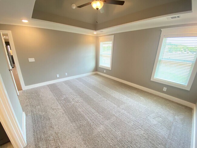 Building Photo - For Lease - 3BR, 2.5BA, 2300sqft home (Gallatin)