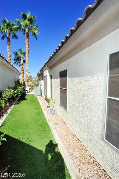 Building Photo - 7920 Ben Hogan Dr