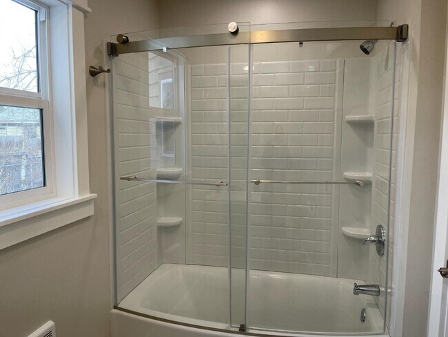 Building Photo - 2260 S 10th St W