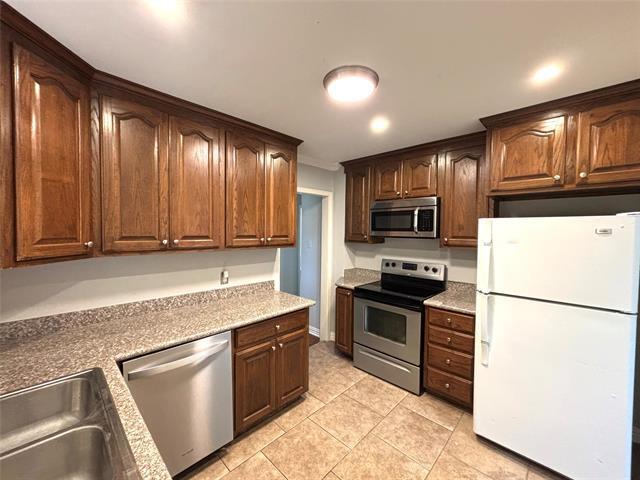 Building Photo - 3933 Park Ln