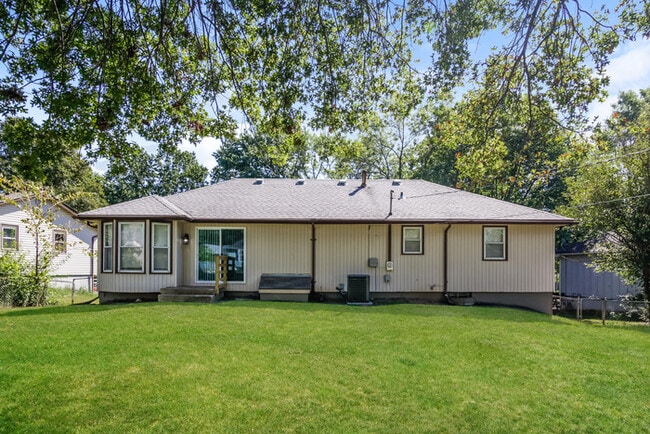 Building Photo - Cozy 3 Bedroom Home in Grandview, MO
