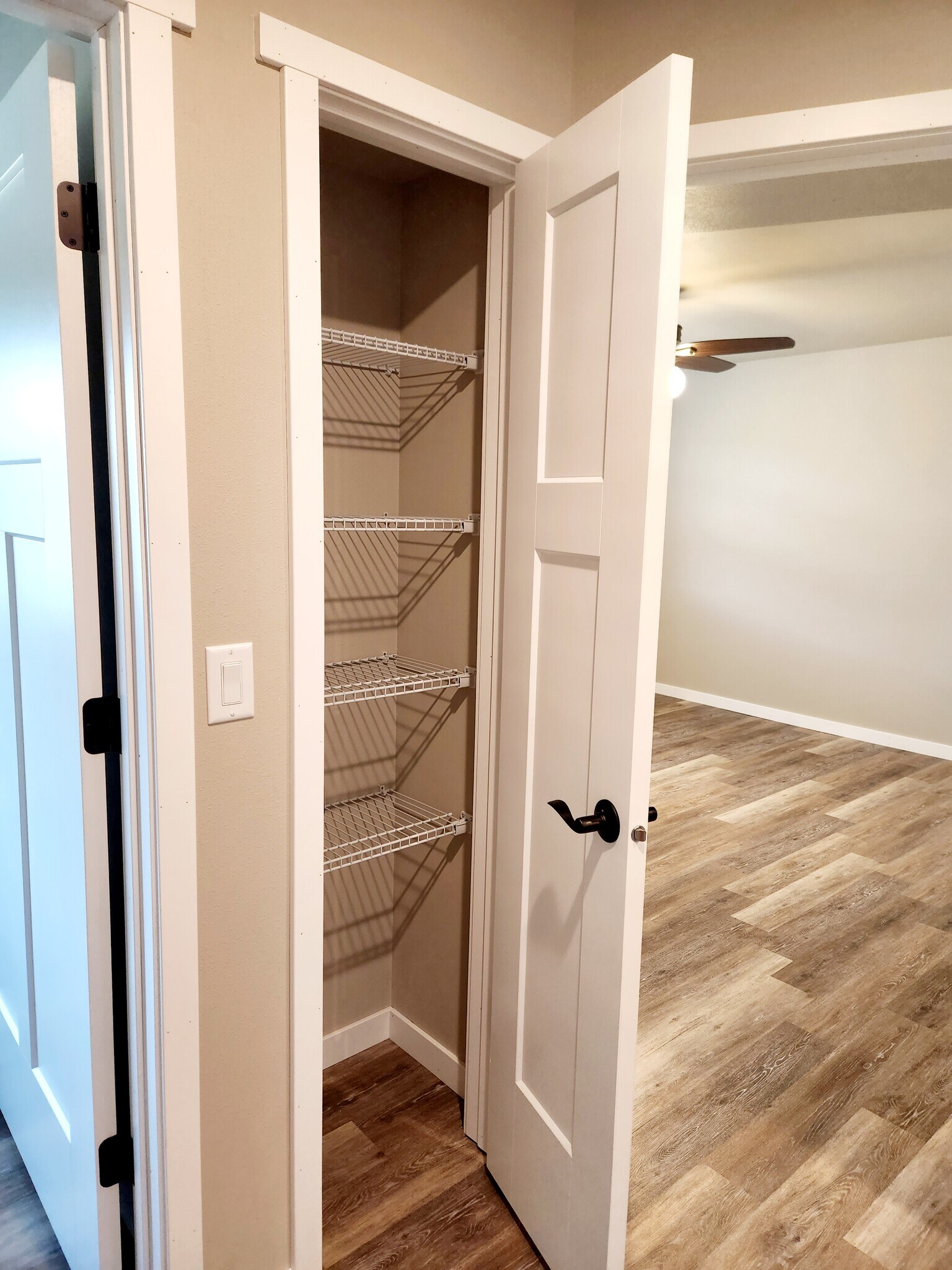 Building Photo - 105 Nieson St