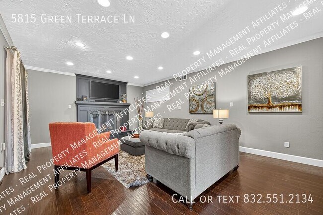 Building Photo - 5815 Green Terrace Ln