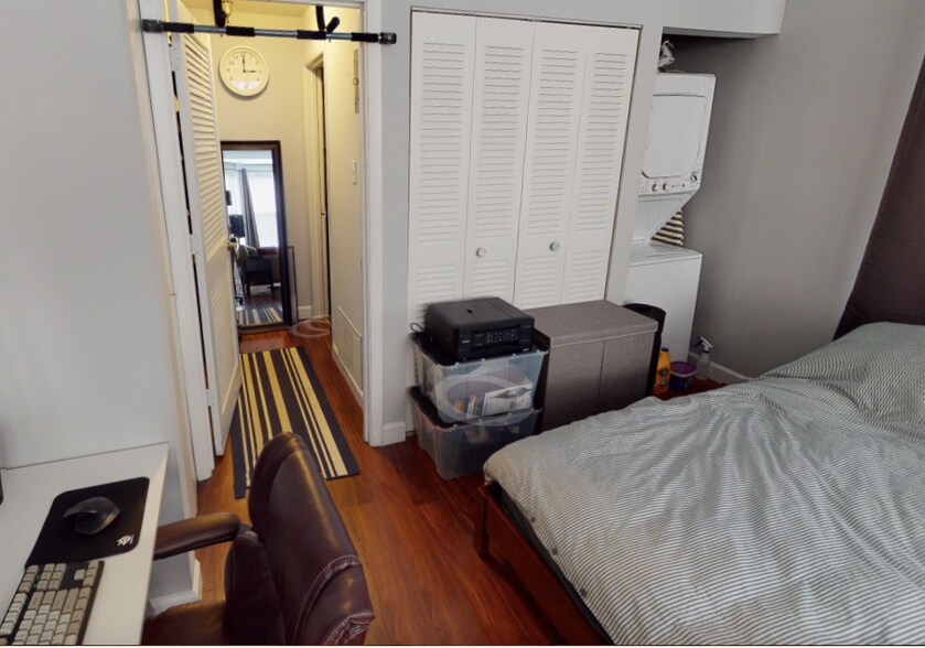 Building Photo - 407 N Taylor Ave