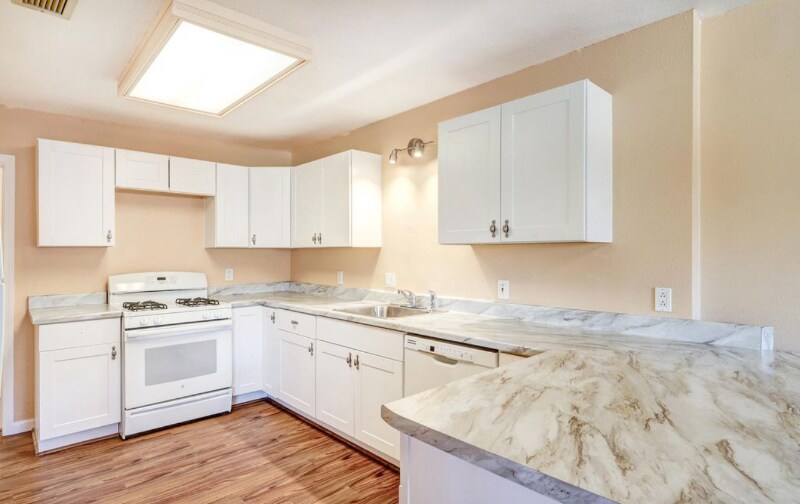 Building Photo - 2424 Vista Grande Dr NW