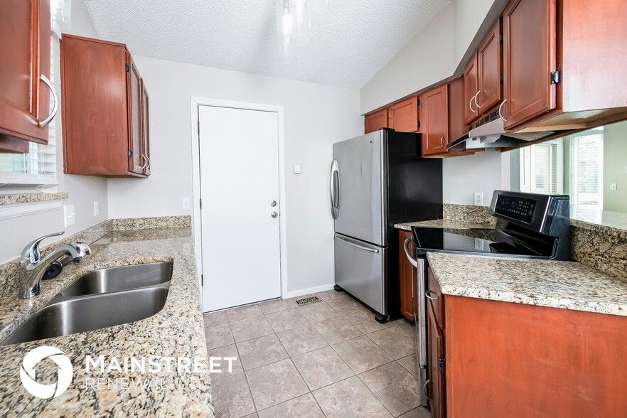 Building Photo - 4766 S Zeno St