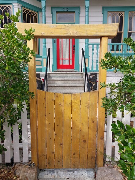 Building Photo - 1110 Hollister Ave