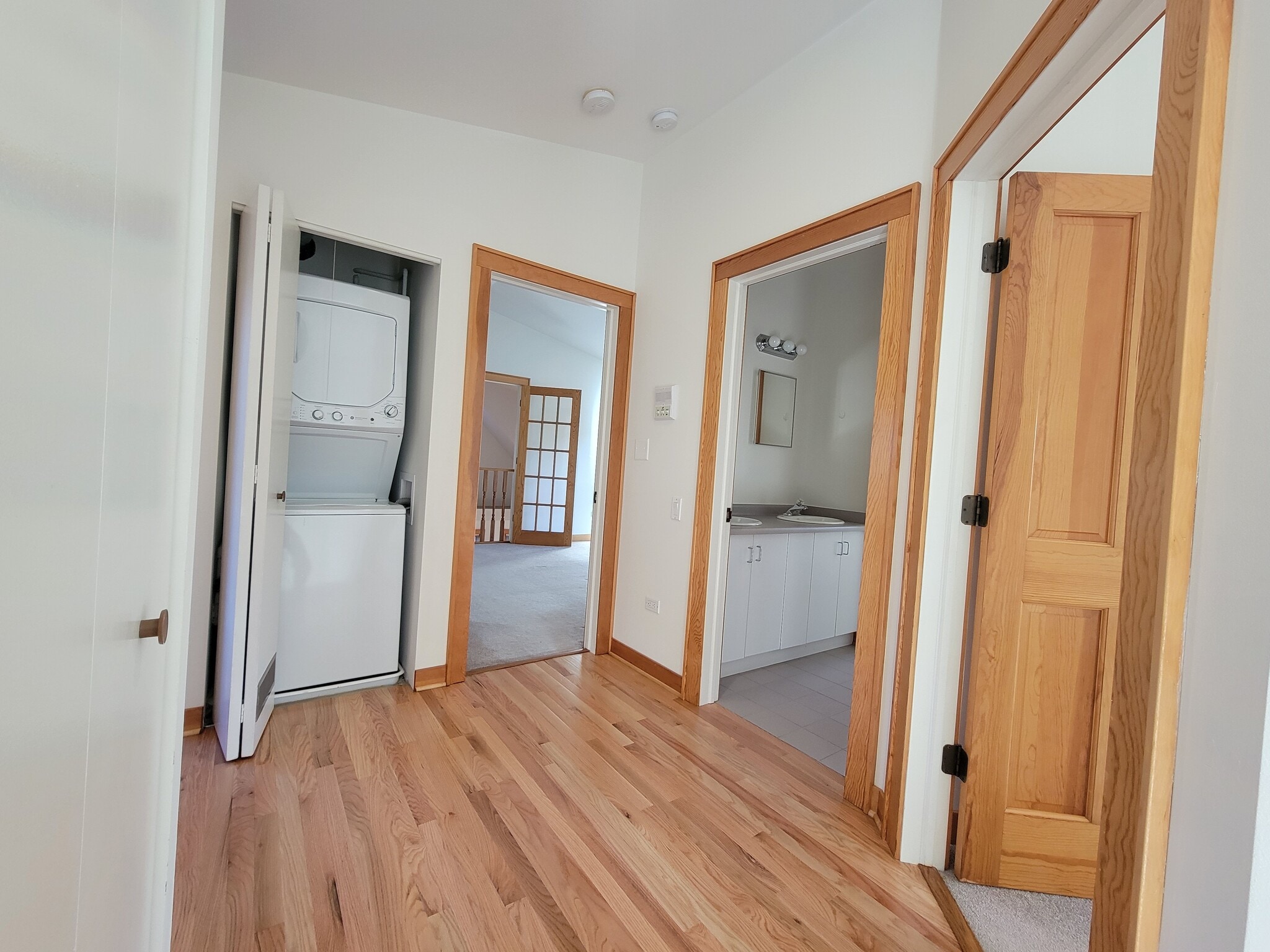 Laundry area - 2648 N Greenview Ave