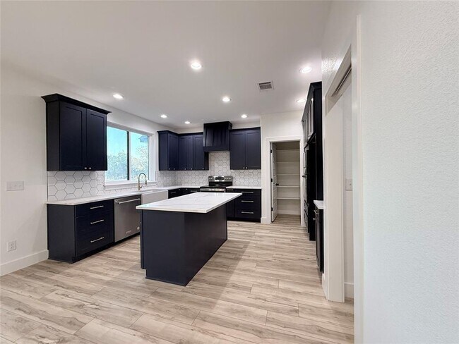 Building Photo - 21000 Nantucket Cove