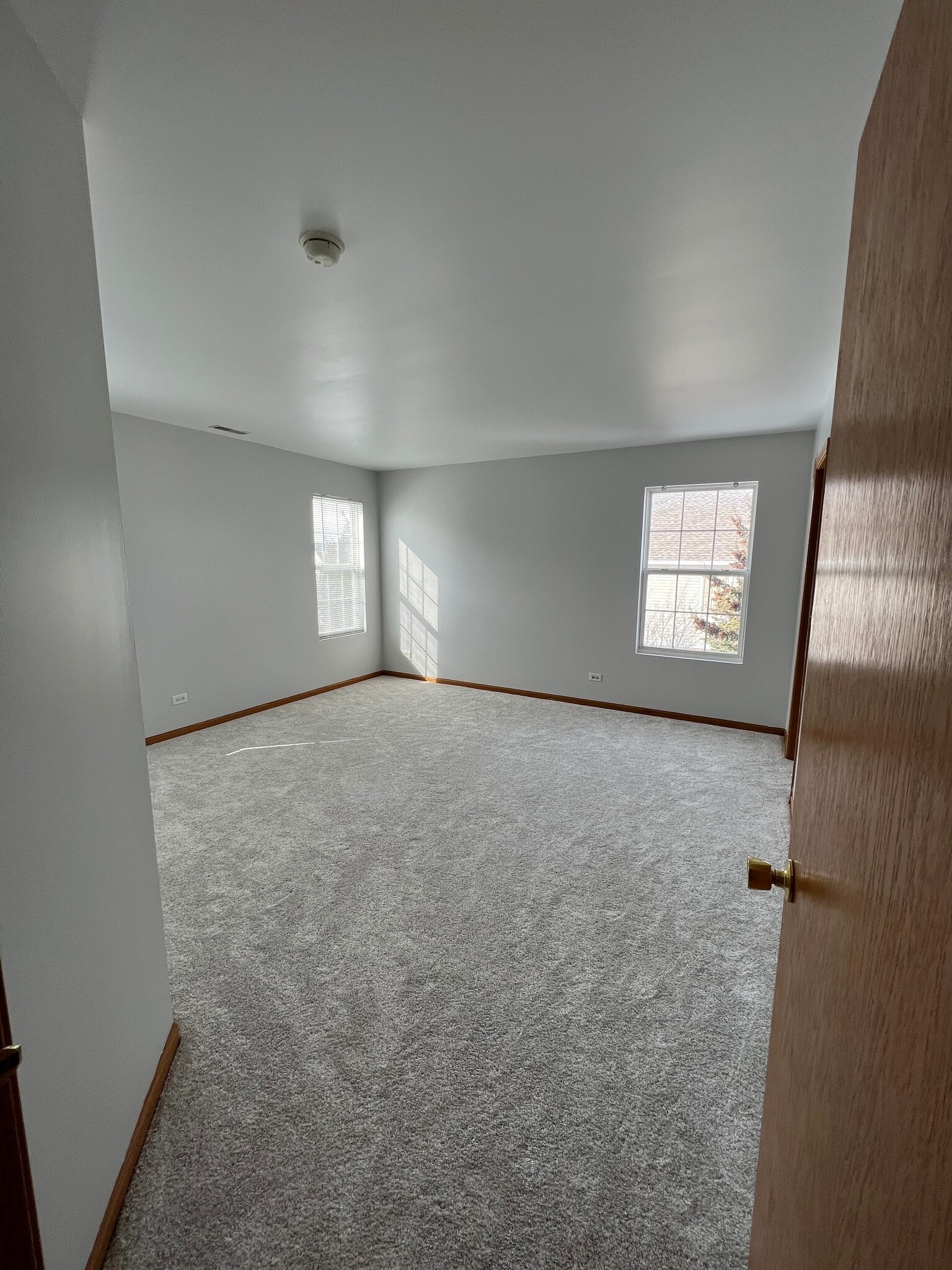 Building Photo - 1470 Millbrook Dr