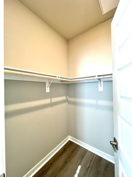 2nd bed walk in closet - 1475 Sandbar Ln